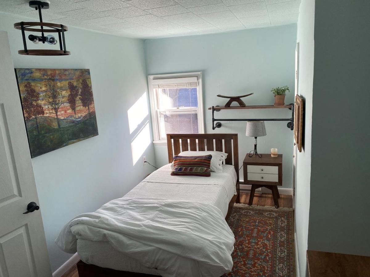 Boho-Chic Travel Pad - Unit 2 Apartment Bloomington Exterior photo